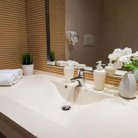 Апартаменти Dxn Apartament Бухарест